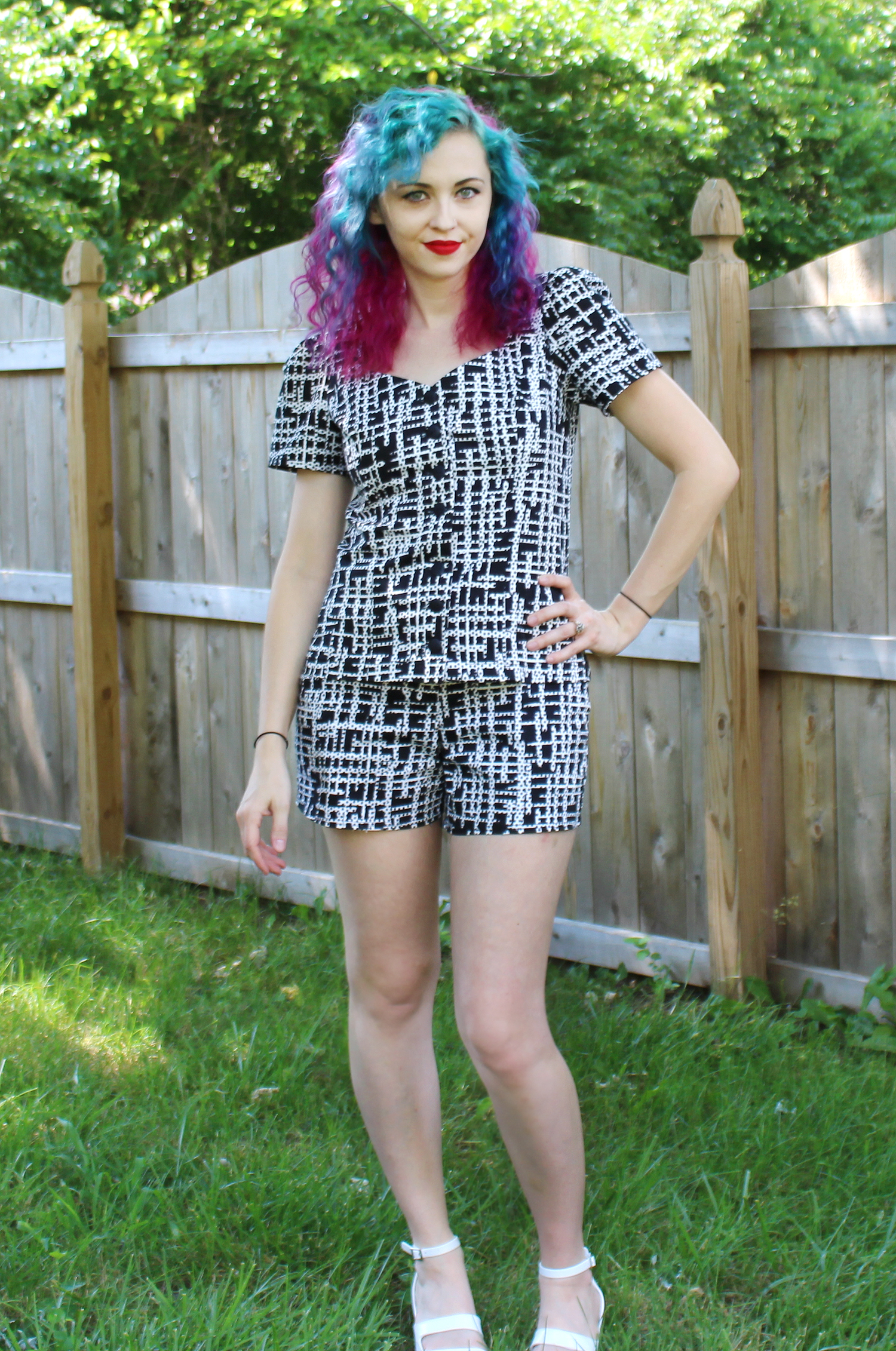 The Maze Outfit: Gertie Top (B6217) & Fashion Star Shorts (M6707)